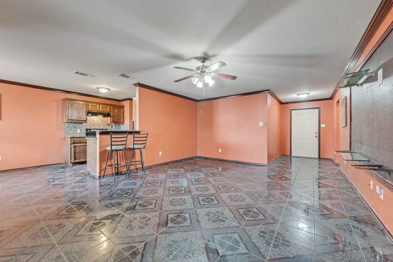 2833 Drycreek Lane, Dallas TX 75237 - Photo 10
