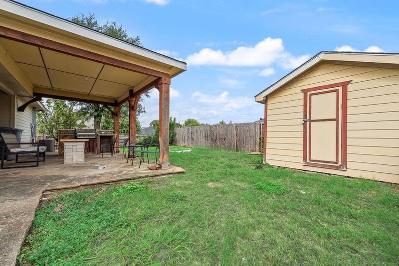 2833 Drycreek Lane, Dallas TX 75237 - Photo 29