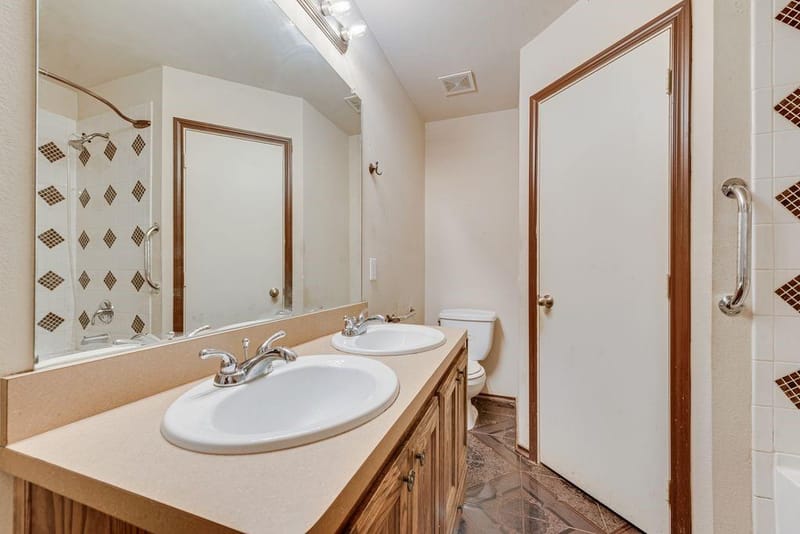 2833 Drycreek Lane, Dallas TX 75237 - Photo 25
