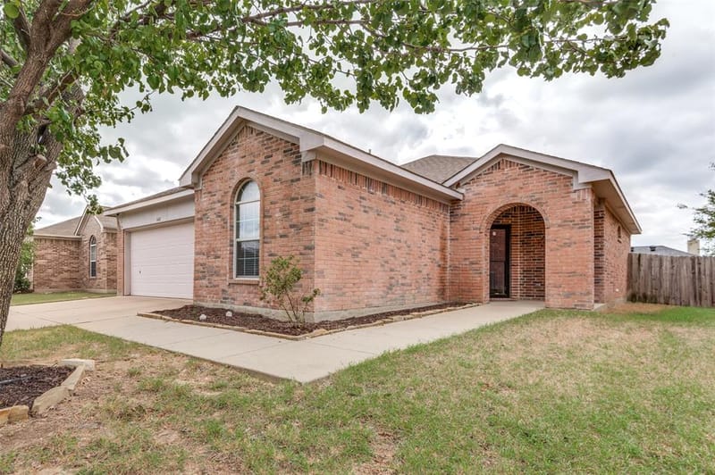 6441 Waterhill Lane, Fort Worth TX 76179 - Photo 2