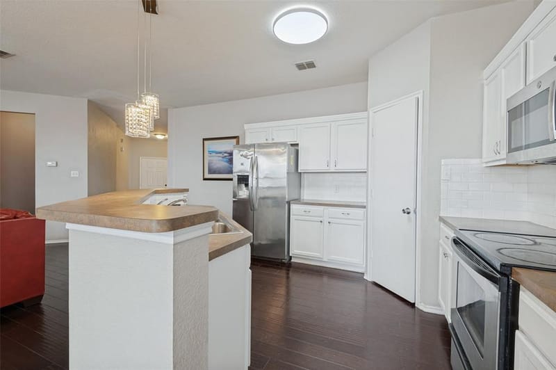 6441 Waterhill Lane, Fort Worth TX 76179 - Photo 5
