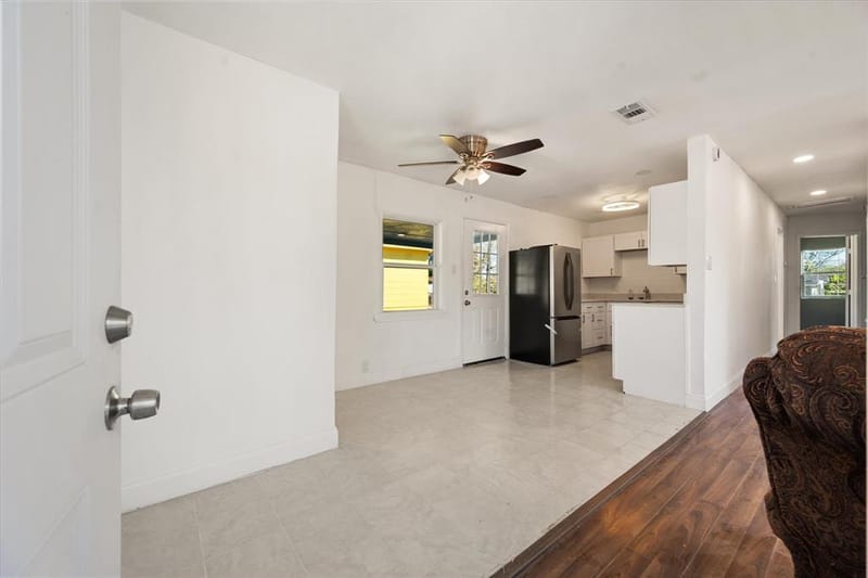 2313 Lucas Drive, Fort Worth TX 76112 - Photo 10