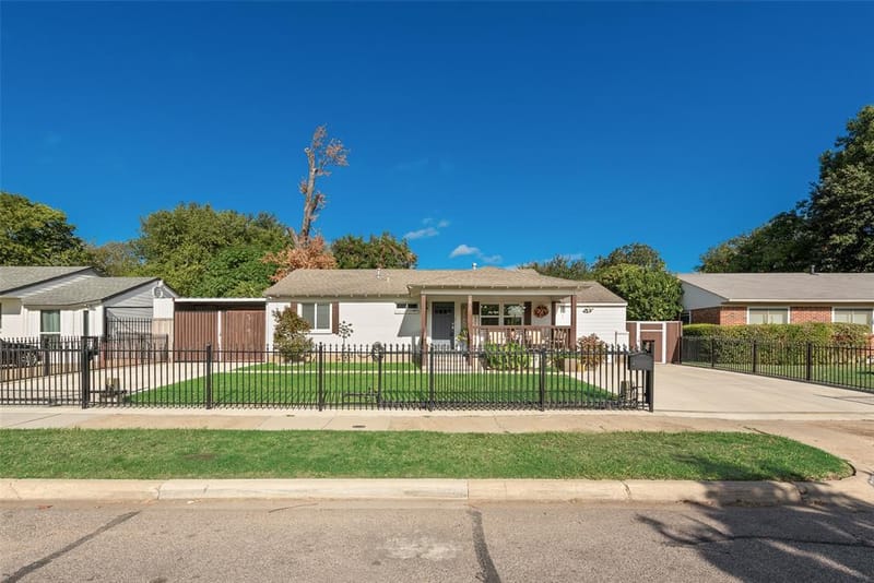 2815 Anzio Drive, Dallas TX 75224 - Photo 4