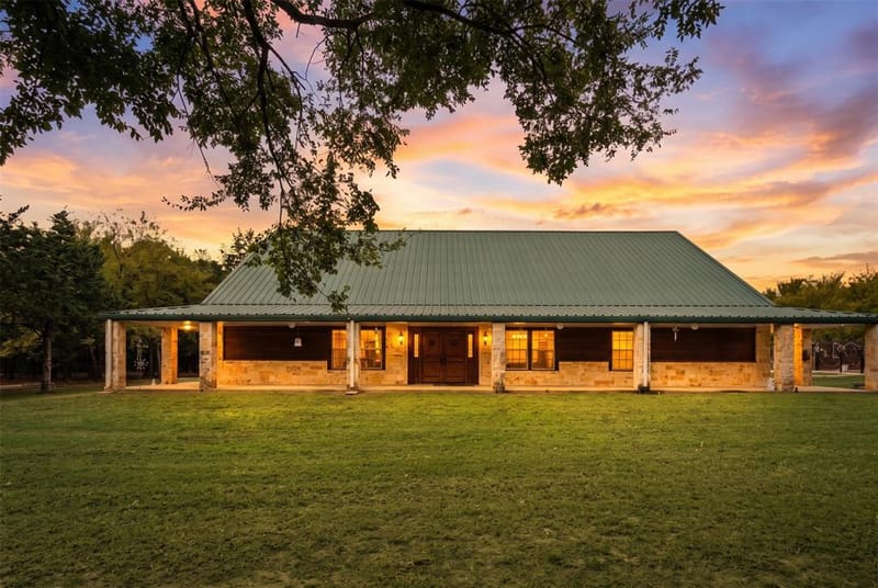 464 Oak Hill Road, Valley View TX 76272