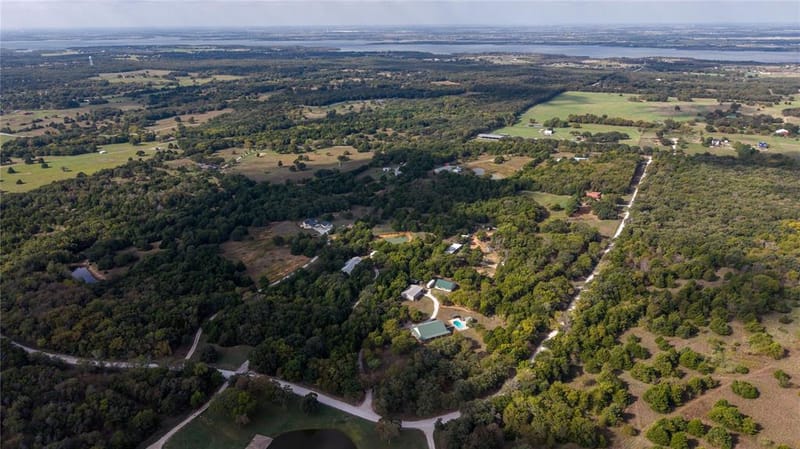 464 Oak Hill Road, Valley View TX 76272 - Photo 37