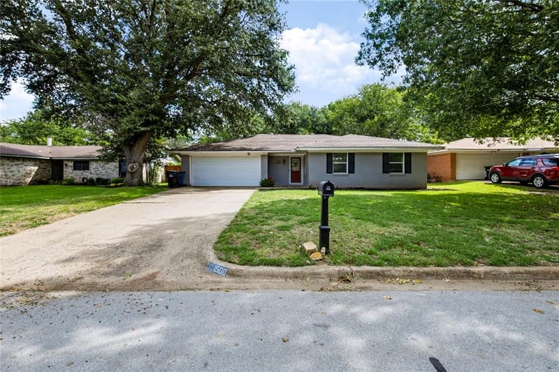 1508 Yucca Street, Midlothian TX 76065