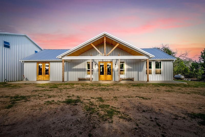 2214 N Fm 199, Cleburne TX 76033