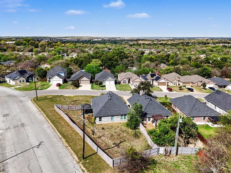 819 N Ridge Drive, White Settlement TX 76108 - Photo 27