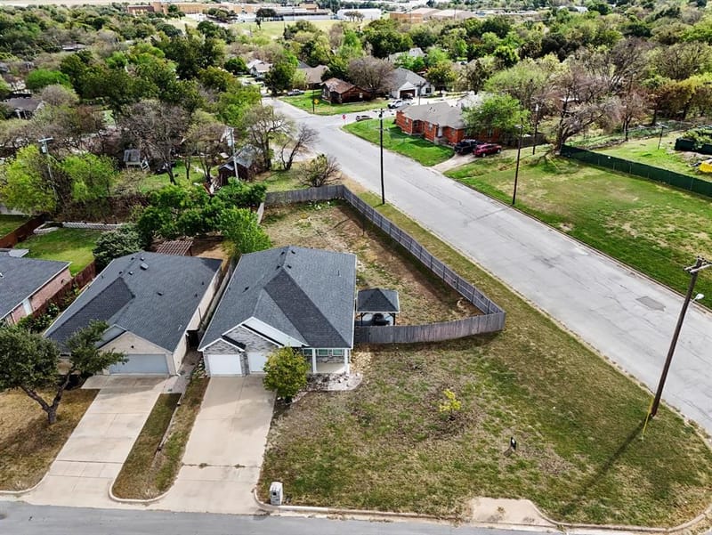 819 N Ridge Drive, White Settlement TX 76108 - Photo 28