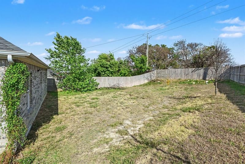 819 N Ridge Drive, White Settlement TX 76108 - Photo 24
