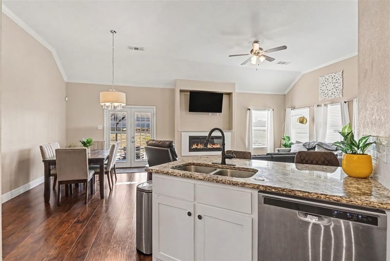 819 N Ridge Drive, White Settlement TX 76108 - Photo 11