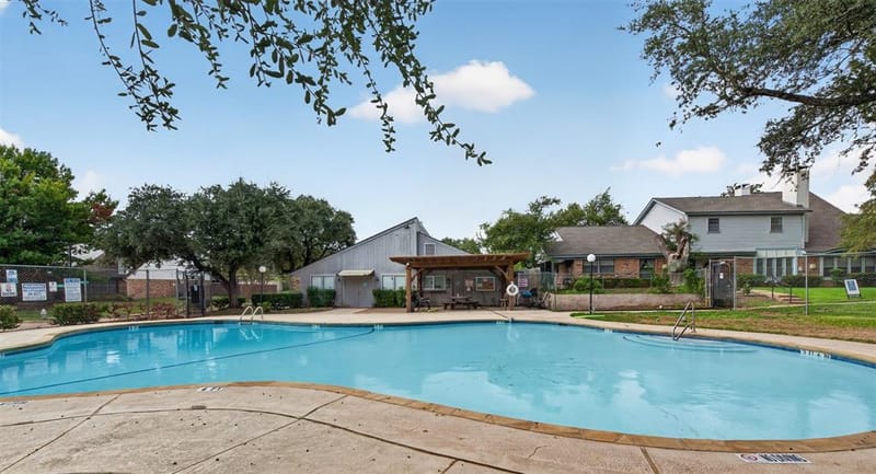 4915 Rollingwood Court, Garland TX 75043 - Photo 34