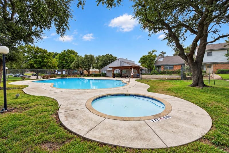 4915 Rollingwood Court, Garland TX 75043 - Photo 33