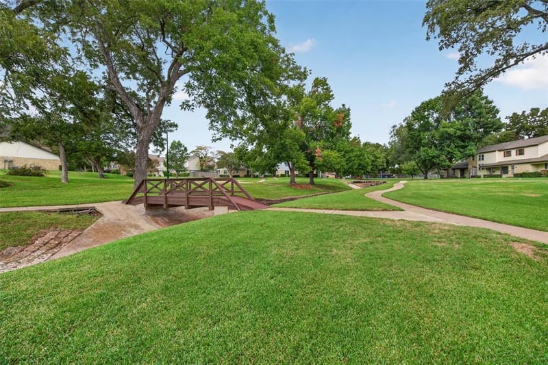 4915 Rollingwood Court, Garland TX 75043 - Photo 11