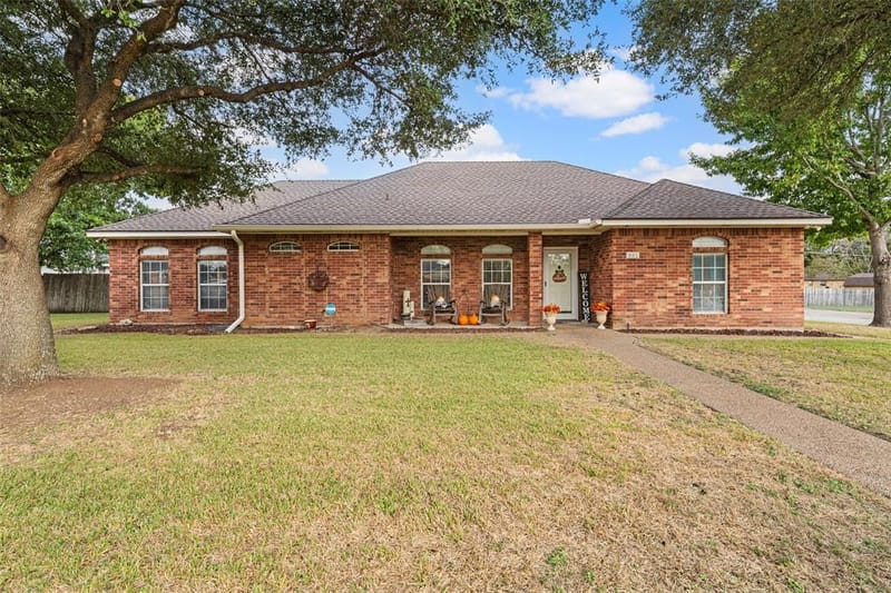 901 Dogwood Street, Robinson TX 76706
