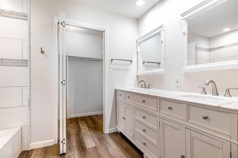 9709 Springtree Lane, Dallas TX 75243 - Photo 16