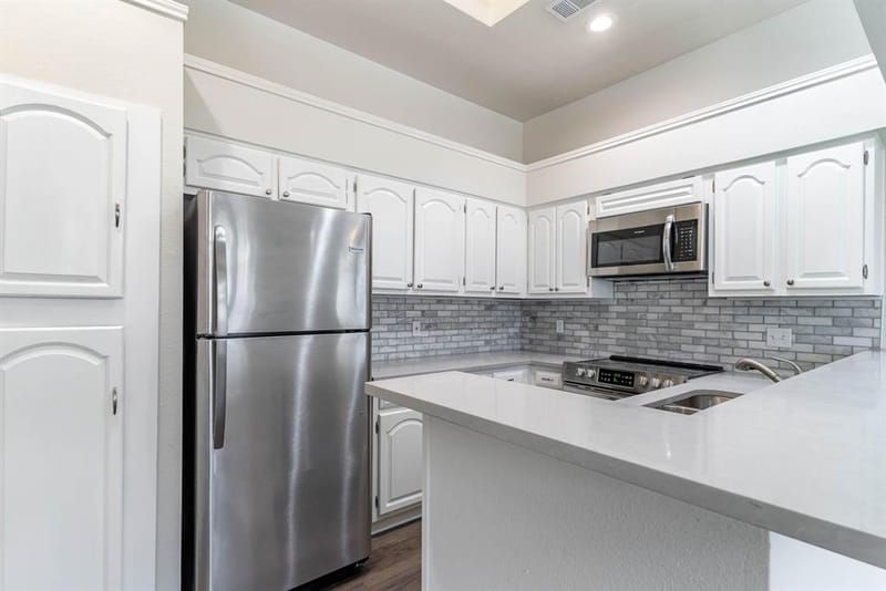 9709 Springtree Lane, Dallas TX 75243 - Photo 9