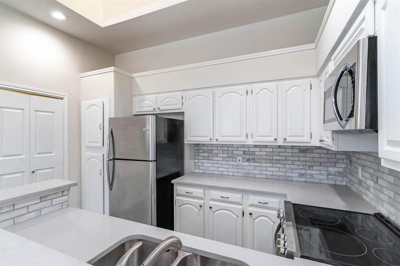 9709 Springtree Lane, Dallas TX 75243 - Photo 10