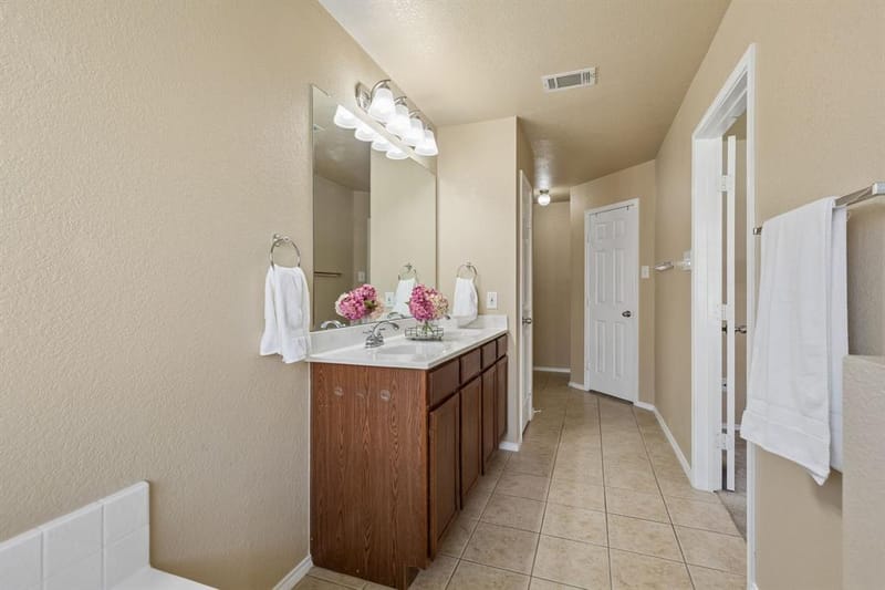 616 Steerman Court, Saginaw TX 76179 - Photo 18