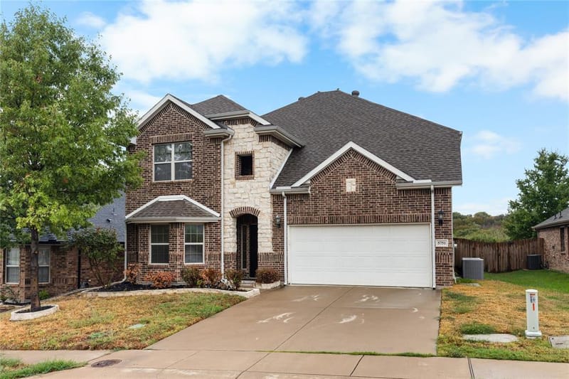 5751 Mountain Hollow Drive, Dallas TX 75249 - Photo 2