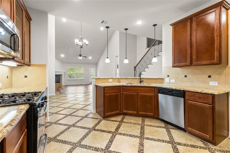 5751 Mountain Hollow Drive, Dallas TX 75249 - Photo 8