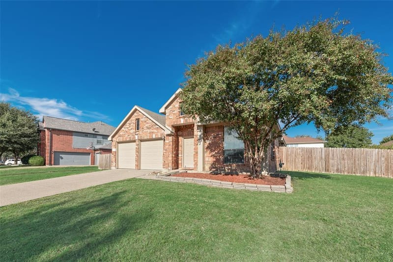 721 Honeysuckle Way, DeSoto TX 75115 - Photo 2