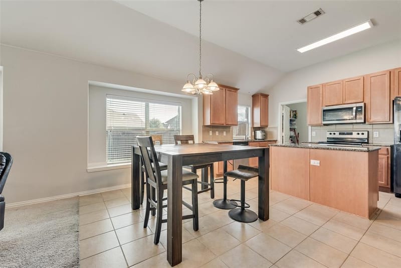 721 Honeysuckle Way, DeSoto TX 75115 - Photo 6