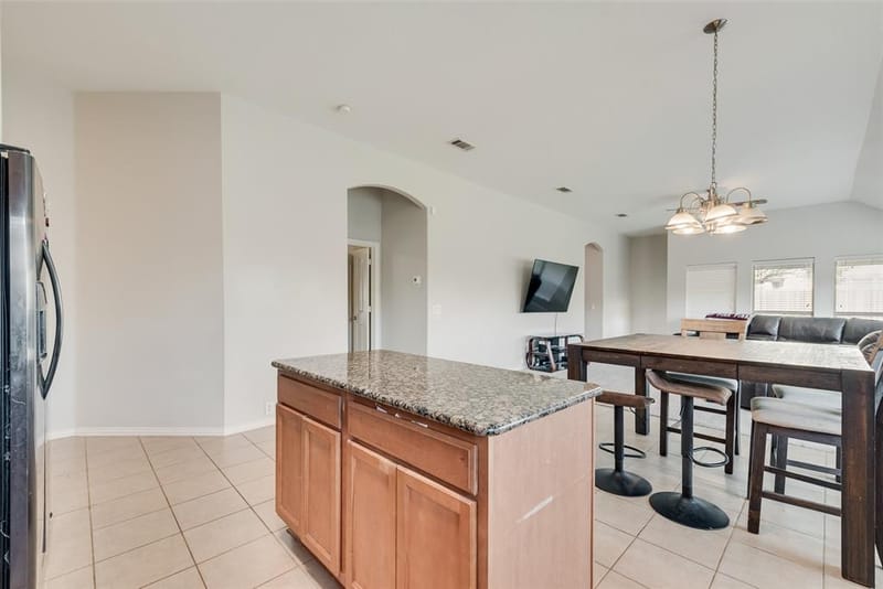 721 Honeysuckle Way, DeSoto TX 75115 - Photo 9