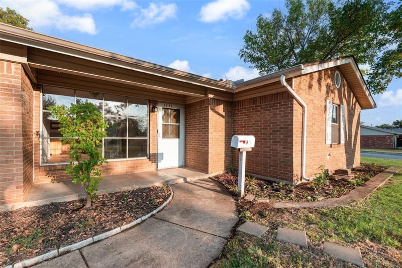 6609 Trailwood Drive, Forest Hill TX 76140 - Photo 9