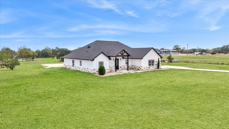 9060 Mitchell Bend Court, Granbury TX 76048 - Photo 6