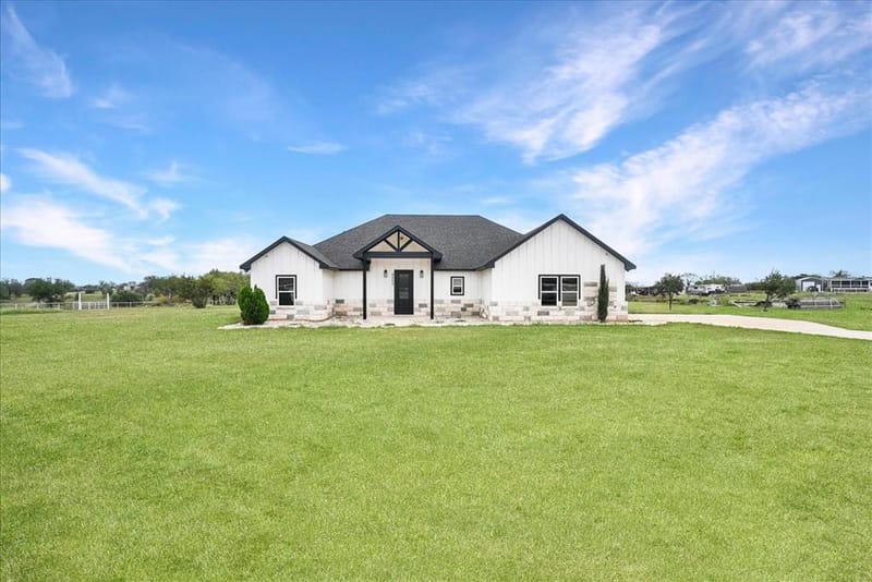 9060 Mitchell Bend Court, Granbury TX 76048 - Photo 7