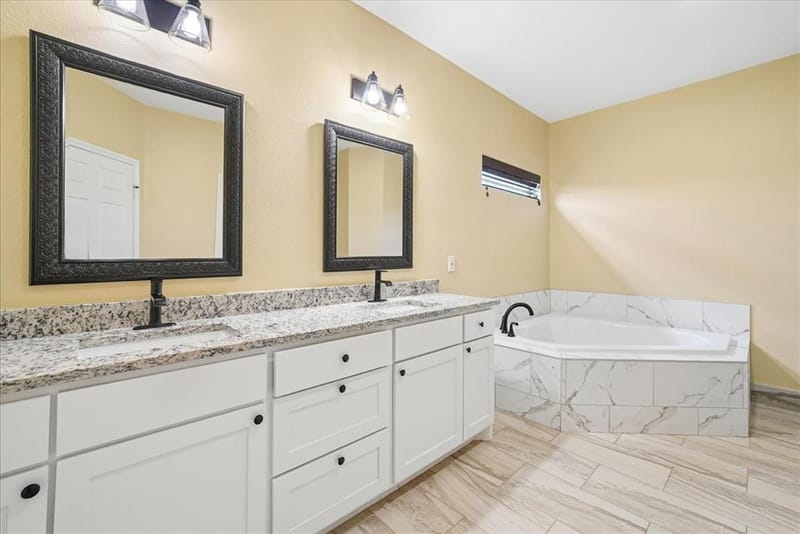 9060 Mitchell Bend Court, Granbury TX 76048 - Photo 20