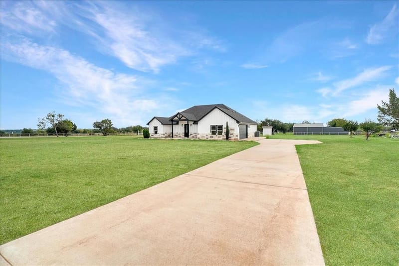 9060 Mitchell Bend Court, Granbury TX 76048 - Photo 4