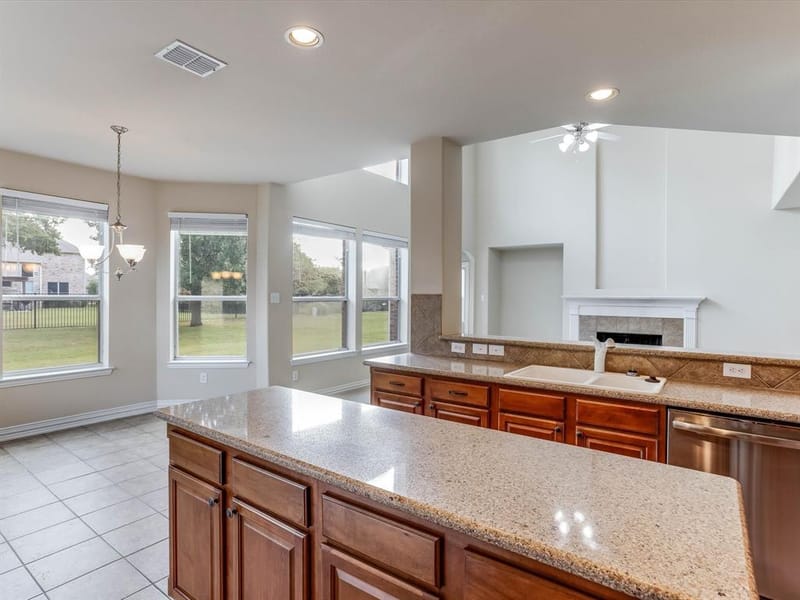 1131 Durango Circle, Shady Shores TX 76208 - Photo 9