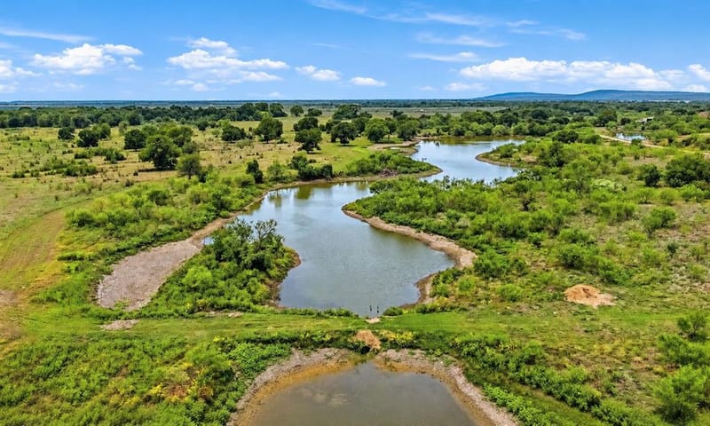 221 S Kinder Lane, Jacksboro TX 76458 - Photo 2