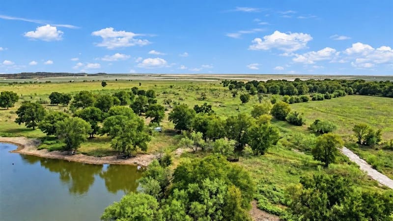 221 S Kinder Lane, Jacksboro TX 76458 - Photo 11