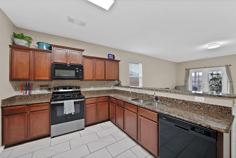 6148 Chalk Hollow Drive, Fort Worth TX 76179 - Photo 9