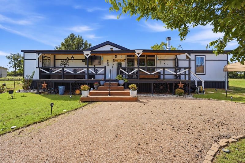 6200 S Lakeside Hills Court, Granbury TX 76048