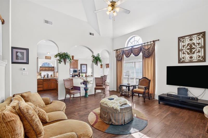 10657 Coach House Lane, Frisco TX 75035 - Photo 12