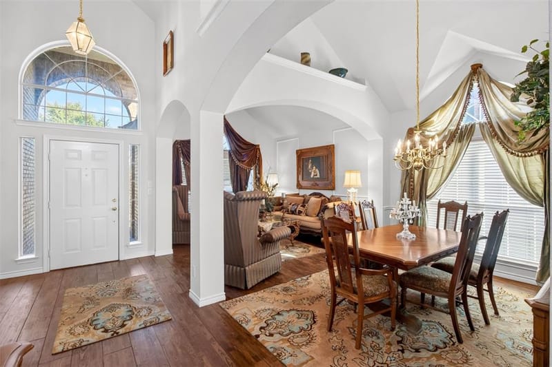 10657 Coach House Lane, Frisco TX 75035 - Photo 7