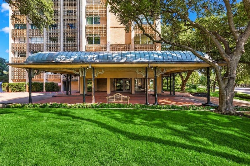 3525 Turtle Creek Boulevard # 8B, Dallas TX 75219 - Photo 2