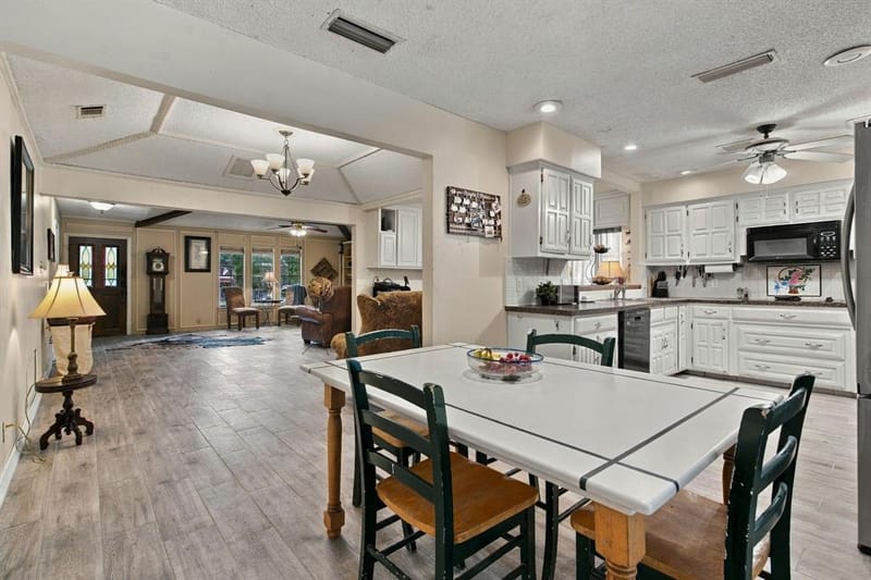 1016 Meadows Drive, Corinth TX 76208 - Photo 9