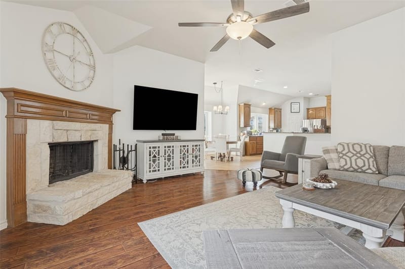 2106 Hollow Way, Garland TX 75041 - Photo 9