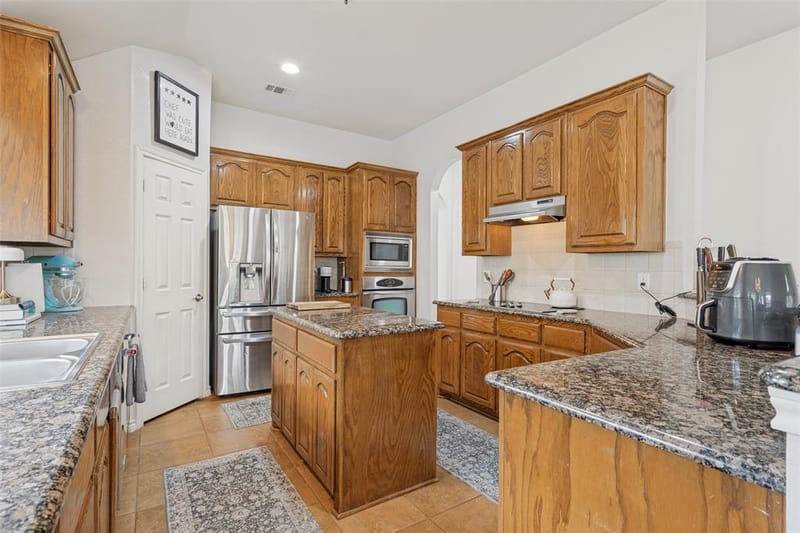2106 Hollow Way, Garland TX 75041 - Photo 11