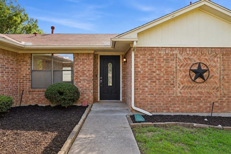 1815 Wisteria Street, Denton TX 76205 - Photo 2