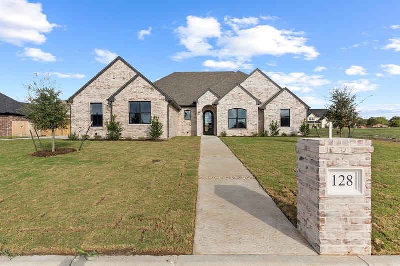 128 Paddle Boat Court, Robinson TX 76706