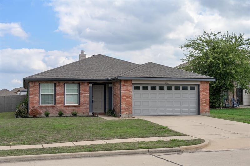 2121 Sherbrooke Court, Sherman TX 75092 - Photo 2