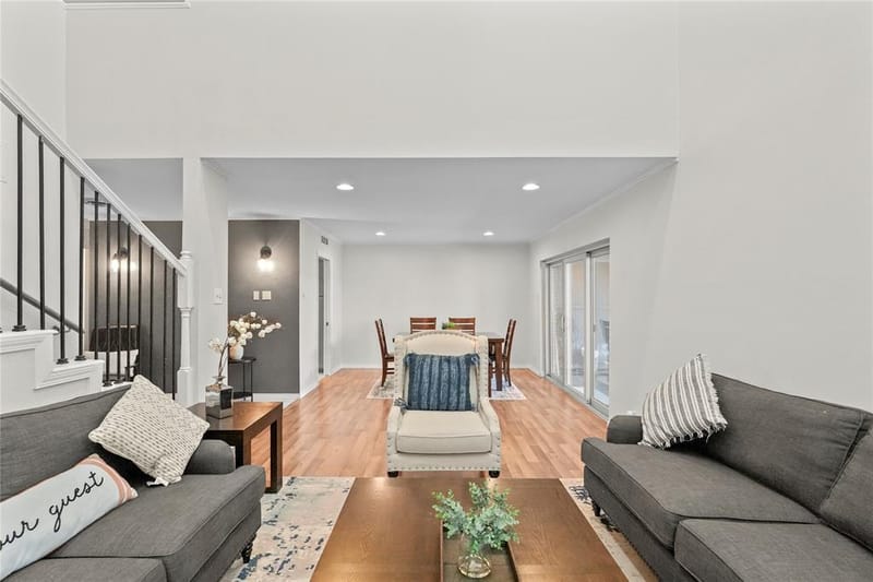 550 E Avenue J # B, Grand Prairie TX 75050 - Photo 2