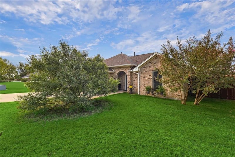 5216 Gaelic Court, Denton TX 76208 - Photo 4