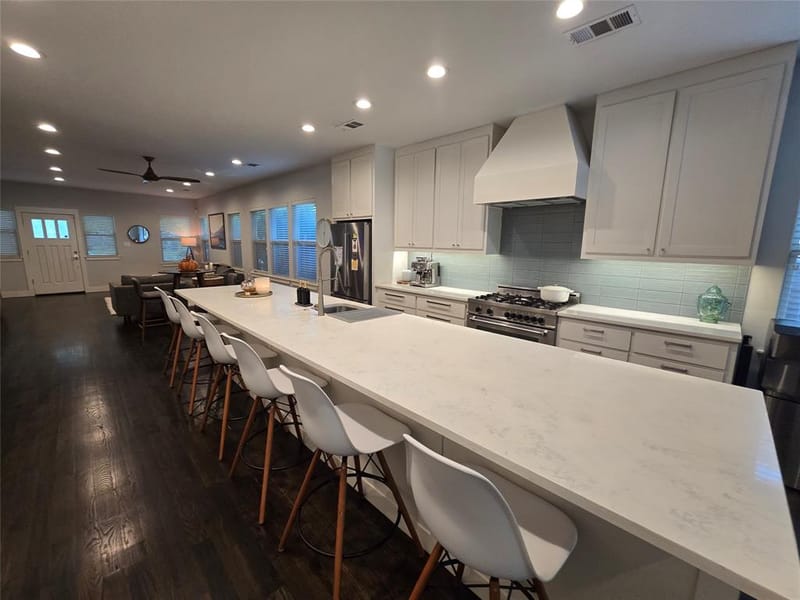 618 N Clinton Avenue, Dallas TX 75208 - Photo 3